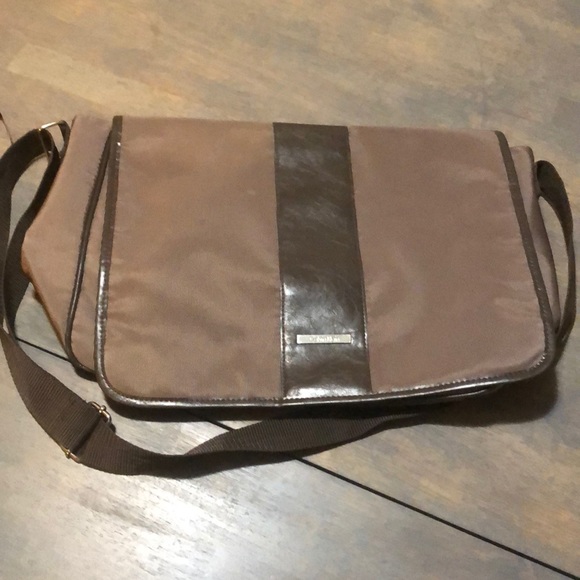 Calvin Klein Other - Calvin Klein messenger bag